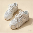 Tenis Blancos con Detalle Brillante